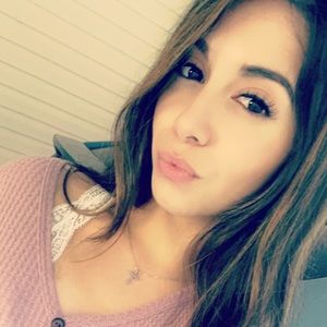 Meet your Posher, Carlota